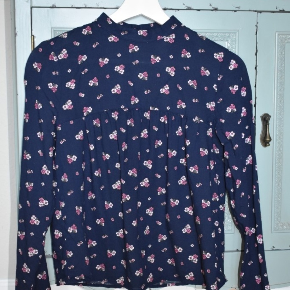 🌸 Dark Blue Floral Mock Turtleneck H&M top/blouse